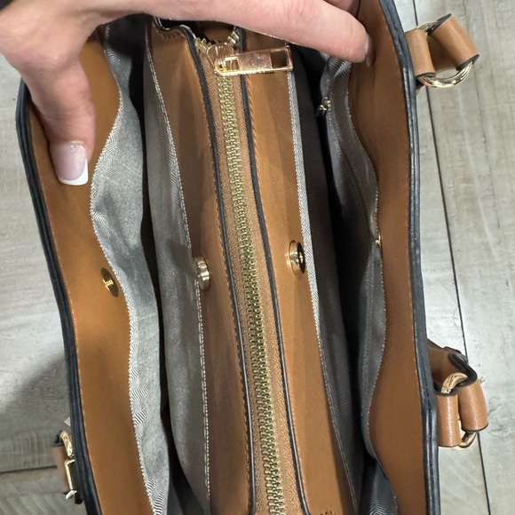 Elegant Multi-Color Tote - Picture 7 of 12